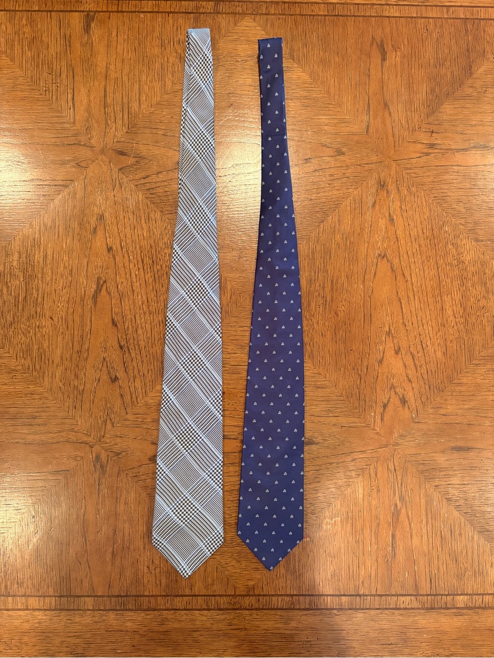 Brooks Brothers Tie Set - 100% pure silk